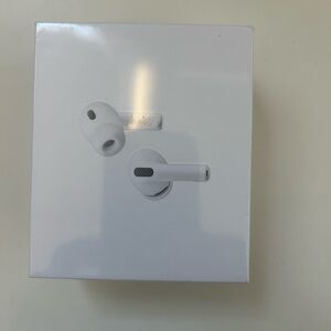 Apple AirPods Pro 3 with Charging Case